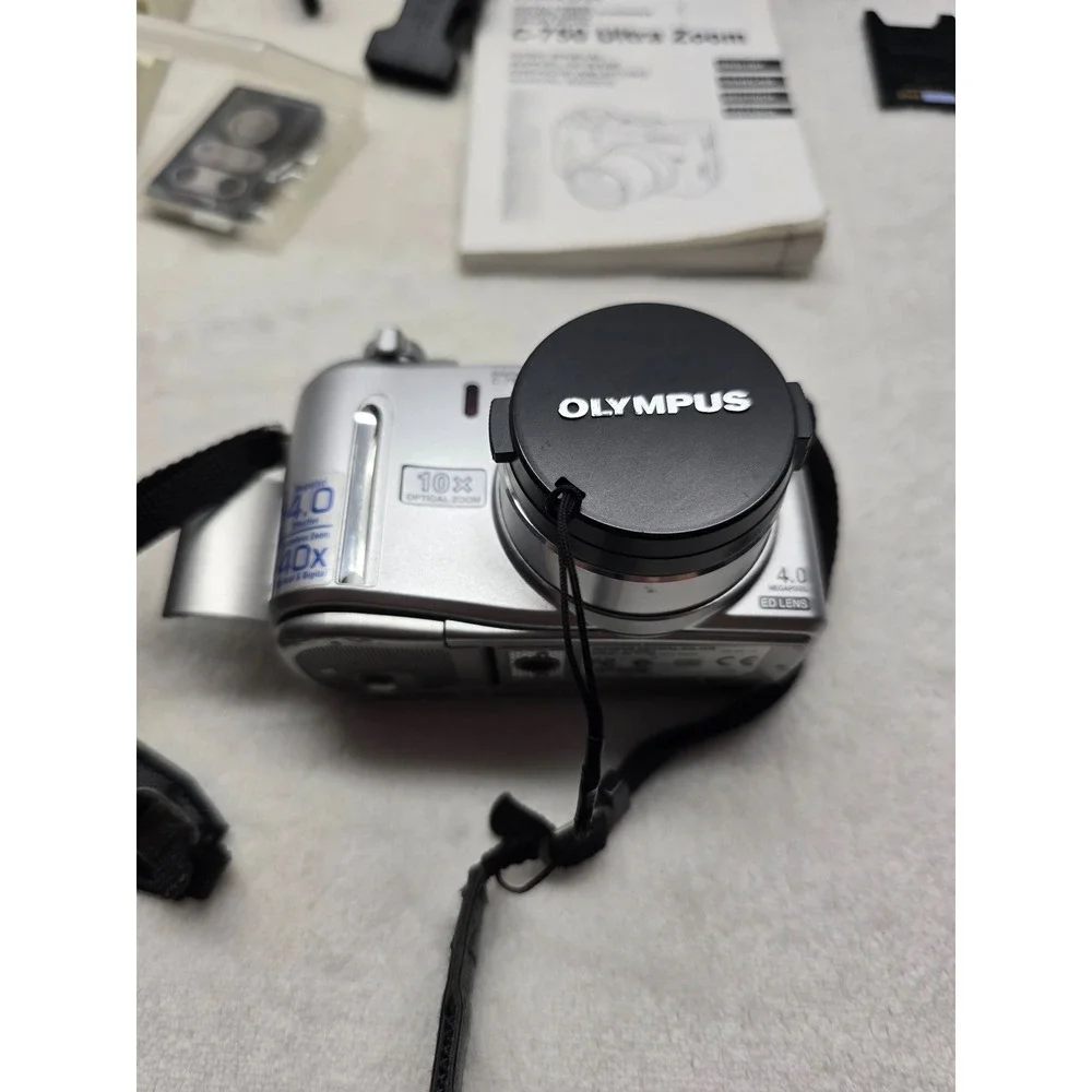 Olympus Camedia C-750 Ultra Zoom 4MP Digital Camera Bundle Silver Y2K Vintage